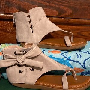 Sandals for women’s size 9